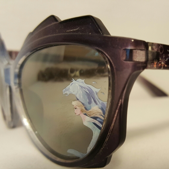 Kid's Fashion Sunglasses - Picture 3 of 4